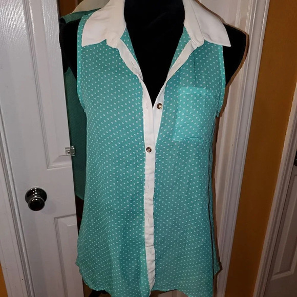 Beautiful Blouse - Picture 1 of 3